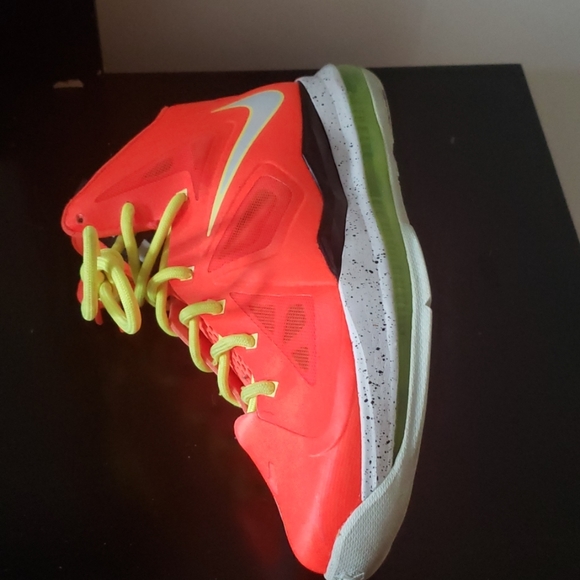 Neon Oranga and Yellow Nike Lebrons - Picture 5 of 6